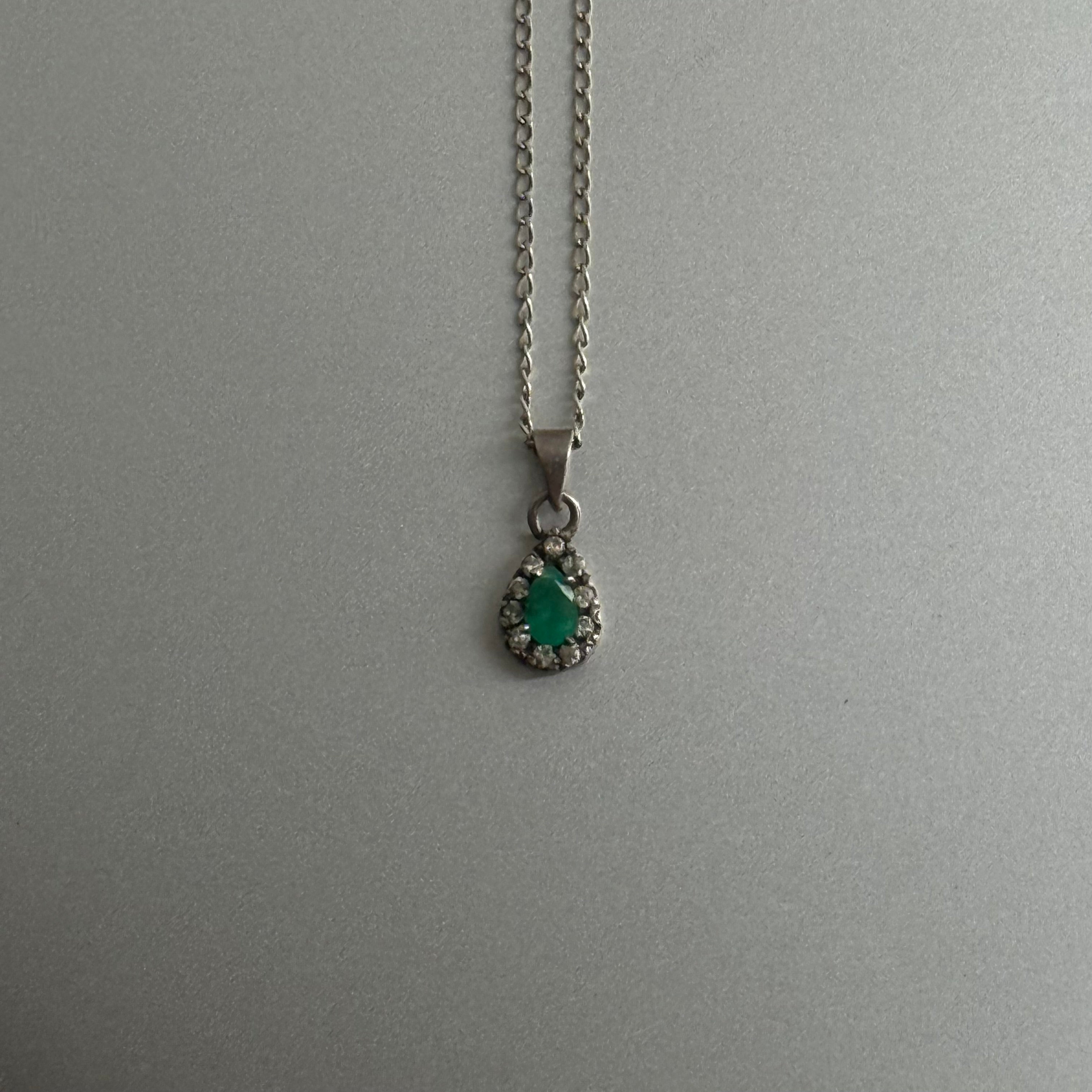 Collar con Esmeralda