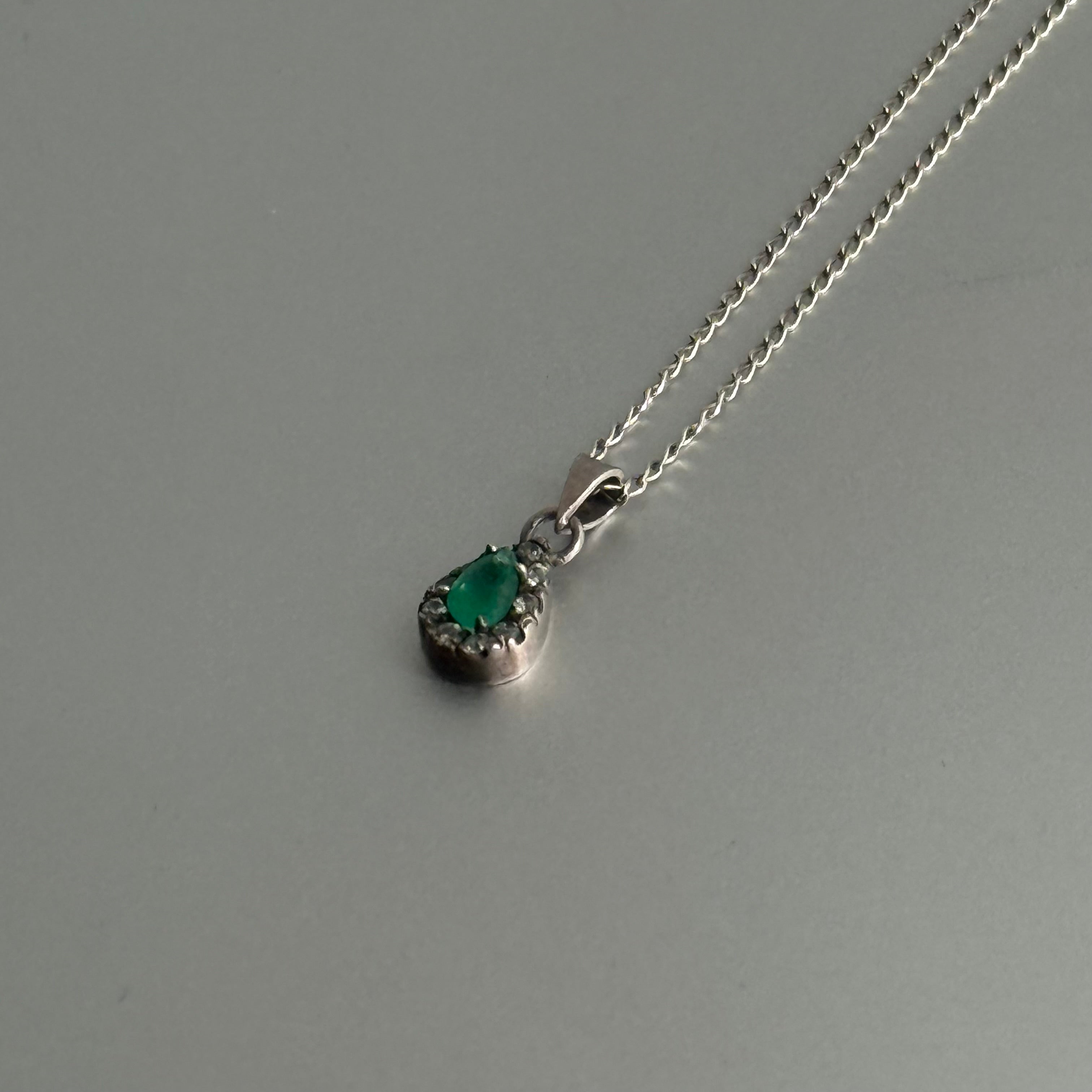 Collar con Esmeralda