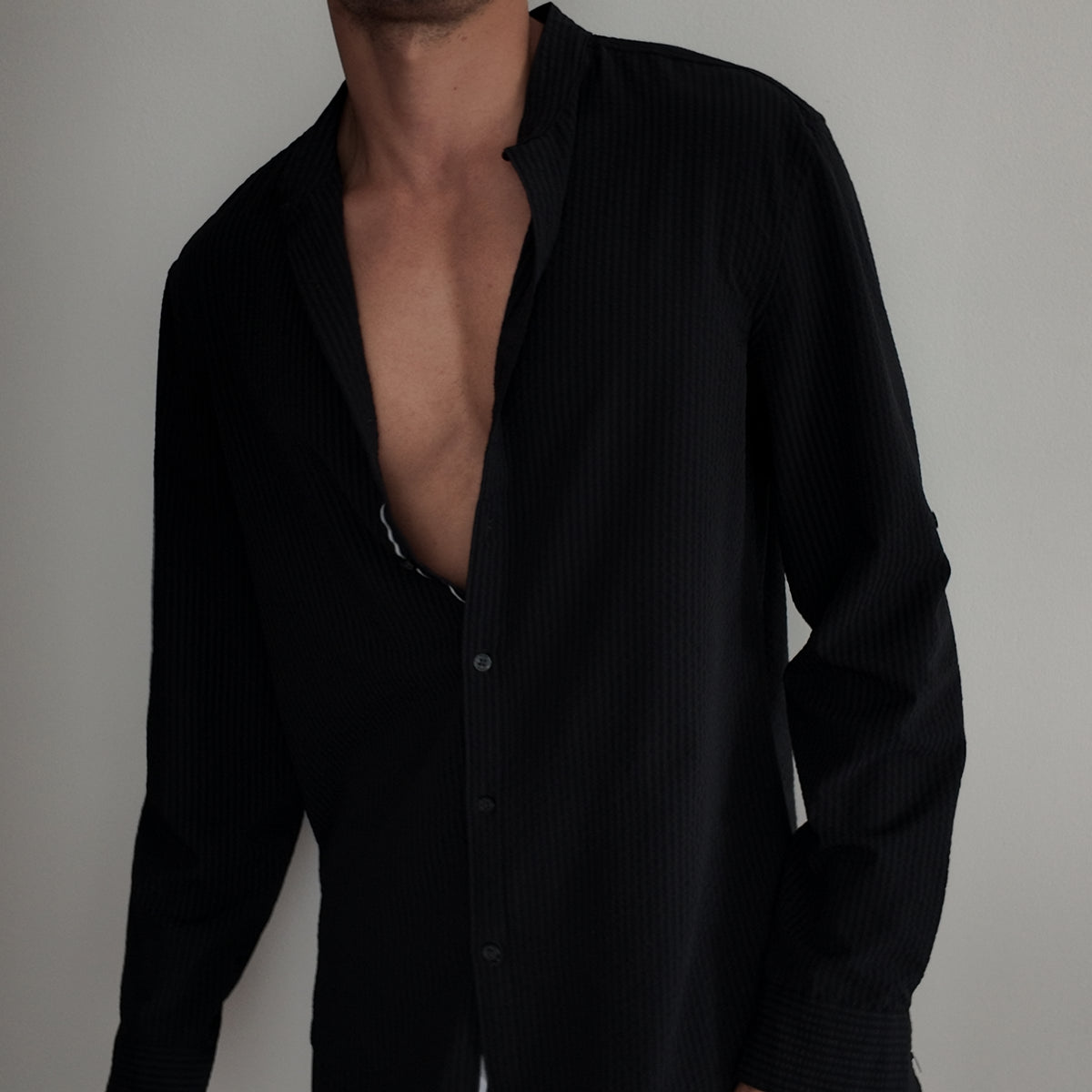 Camisa Negra Mao