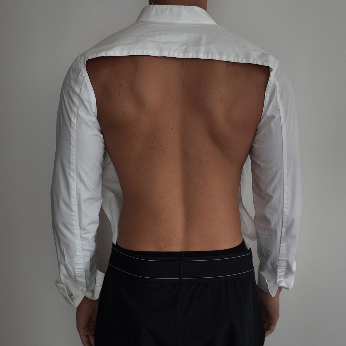 Camisa Open Back